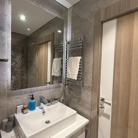 Apartment 5 Min By Walk To Metrobus Eskiomerler
