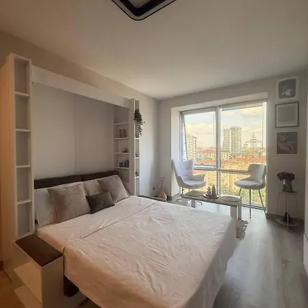 5 Min By Walk To Metrobus * Eskiomerler